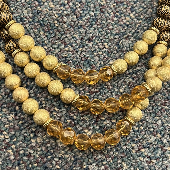 Necklace With Matching Earrings - Picture 4 of 6